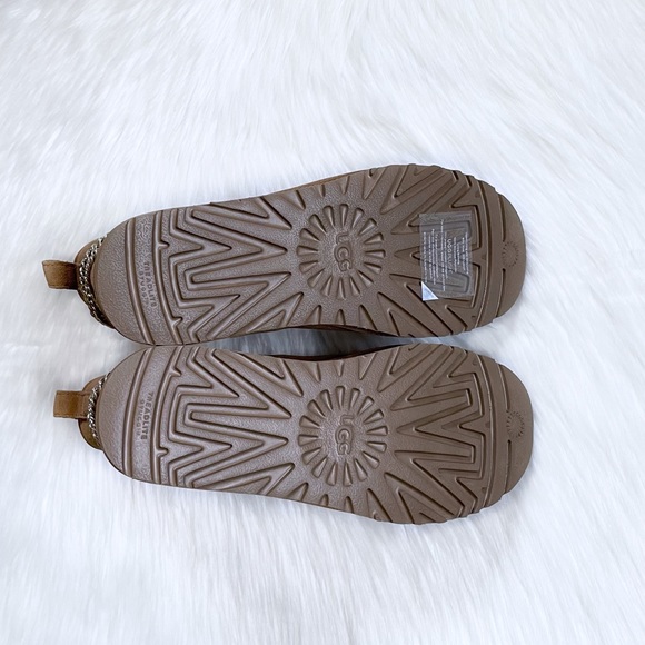 UGG Women’s Classic Mini Chains Chestnut Suede Boots - Picture 8 of 9